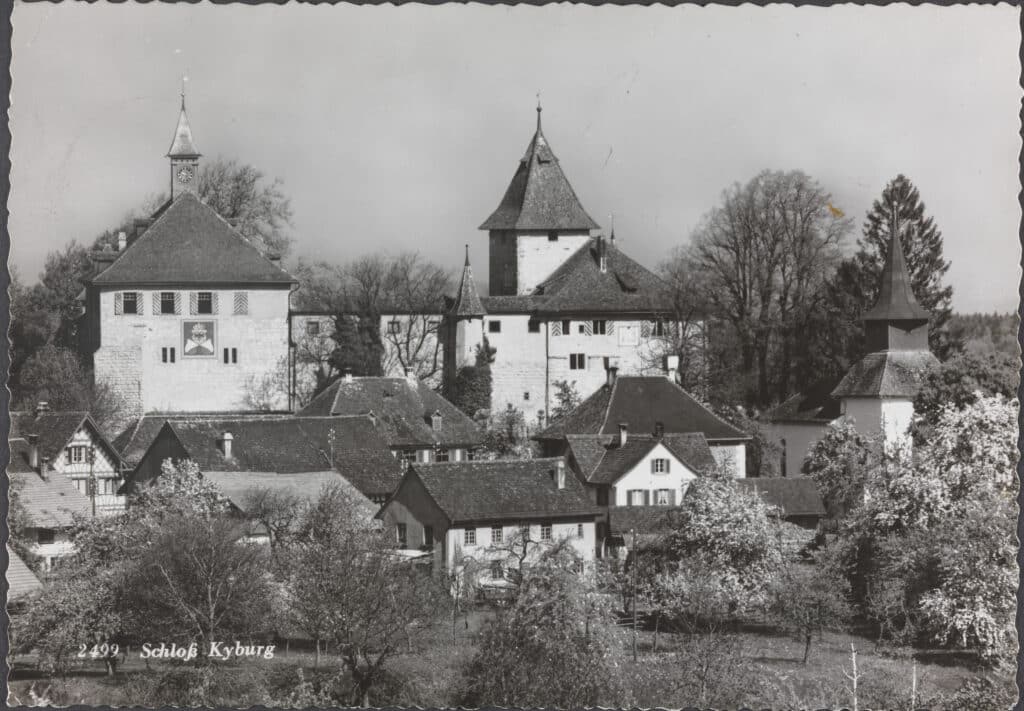 Das Schloss Kyburg in einer Schwarzweiss-Fotografie von ca. 1947.