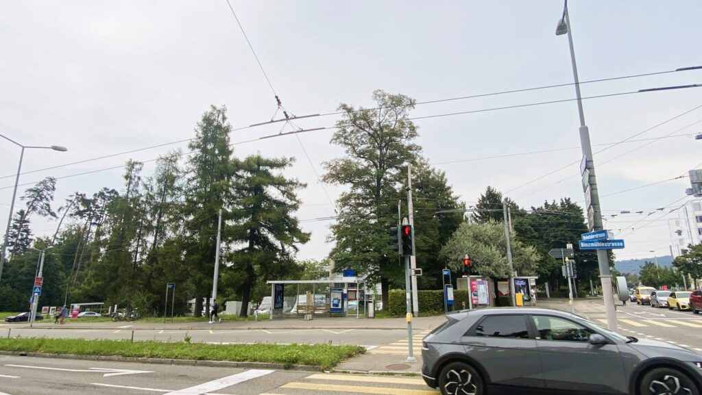 Auf dem Bild sieht man den Parkplatz, wo dereinst der Glaubten-Park entstehen soll.