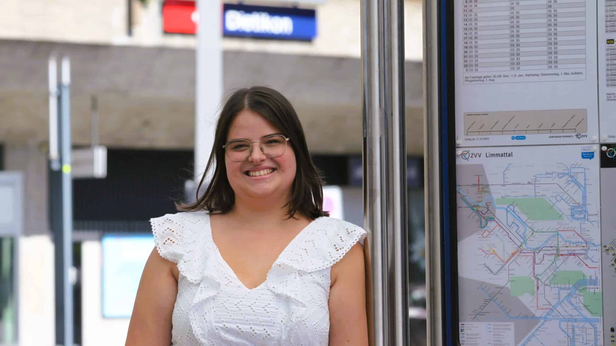 Auf dem Bild zu sehen ist Lea Sonderegger, Präsidentin der Jung-FDP des Kantons Zürich.