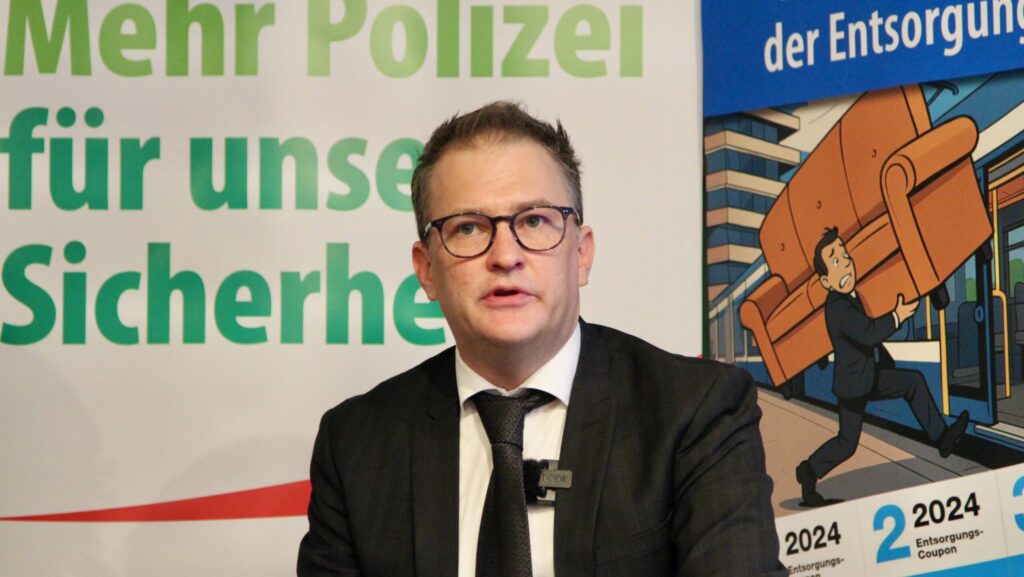 Abgebildet ist Yves Peier, SVP-Gemeinderat aus Zürich.