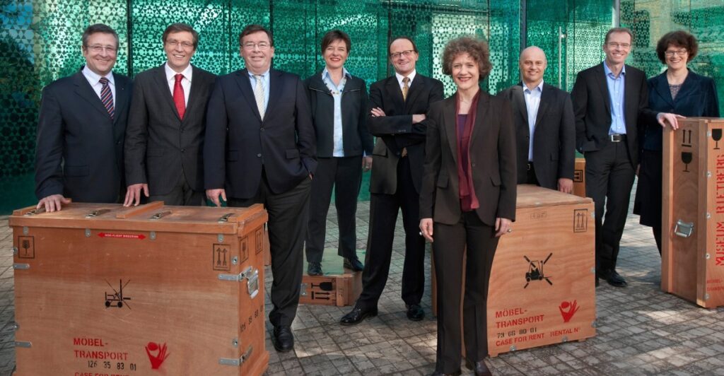 Abgebildet ist der Stadtrat von Zürich in einer Aufnahme von 2010. Schon dabei damals Corine Mauch, André Odermatt und Daniel Leupi.