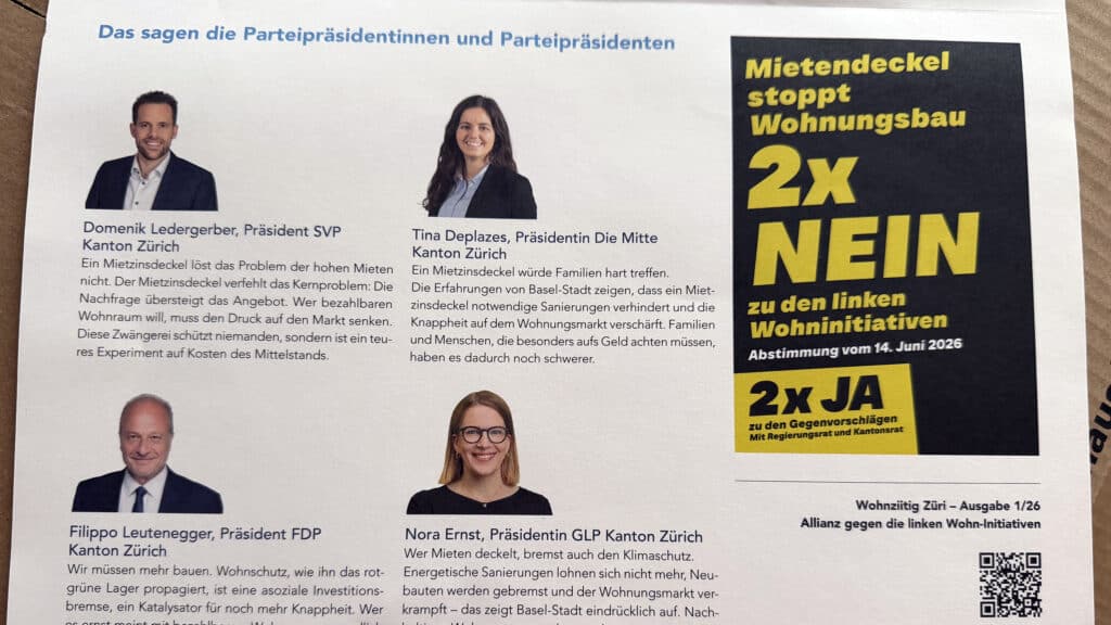 Zu sehen ist der Auschnitt in der Bürgerlichen Wohnziitig mit den Kernaussagen und den Fotos der vier Parteipräsidentinnen und Parteipräsidenten Domenik Ledergerber (SVP), Filippo Leutenegger (FDP), Nora Ernst (GLP) und Tina Deplazes (Mitte.)