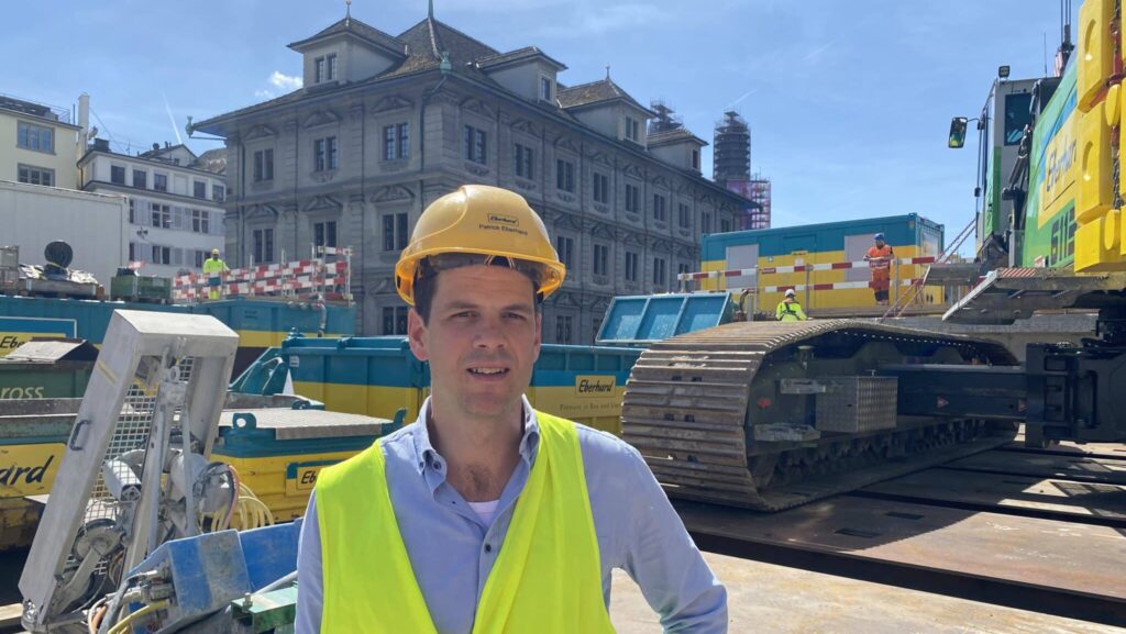 Die Rathausbrücke wird zerlegt